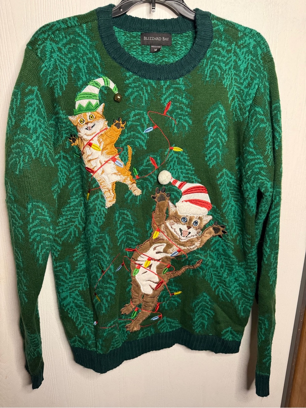 Blizzard Bay Women's Green Crewneck Holiday Cat Sweater